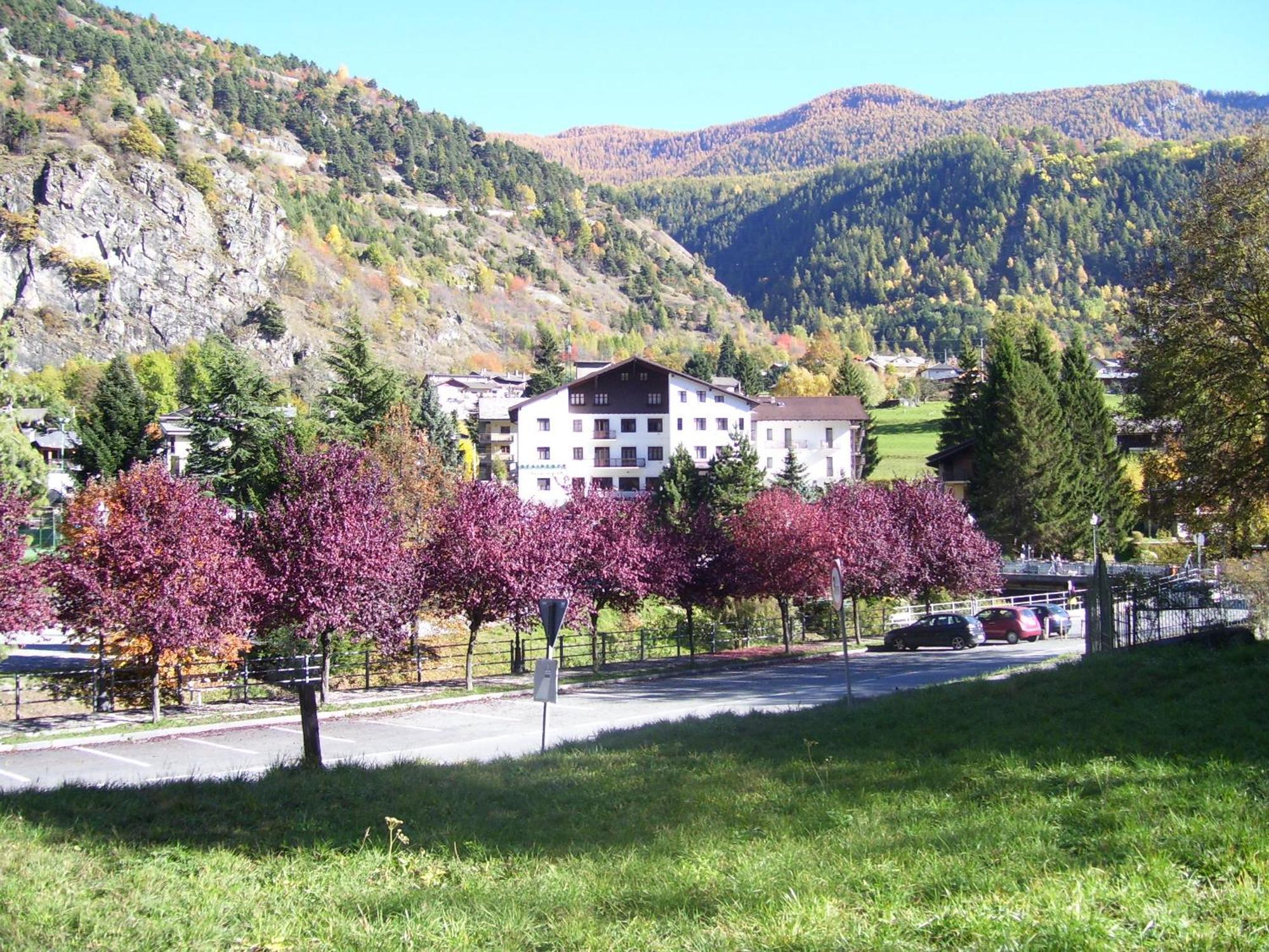 Residence Beau Sejour Antey-Saint-Andre Bagian luar foto