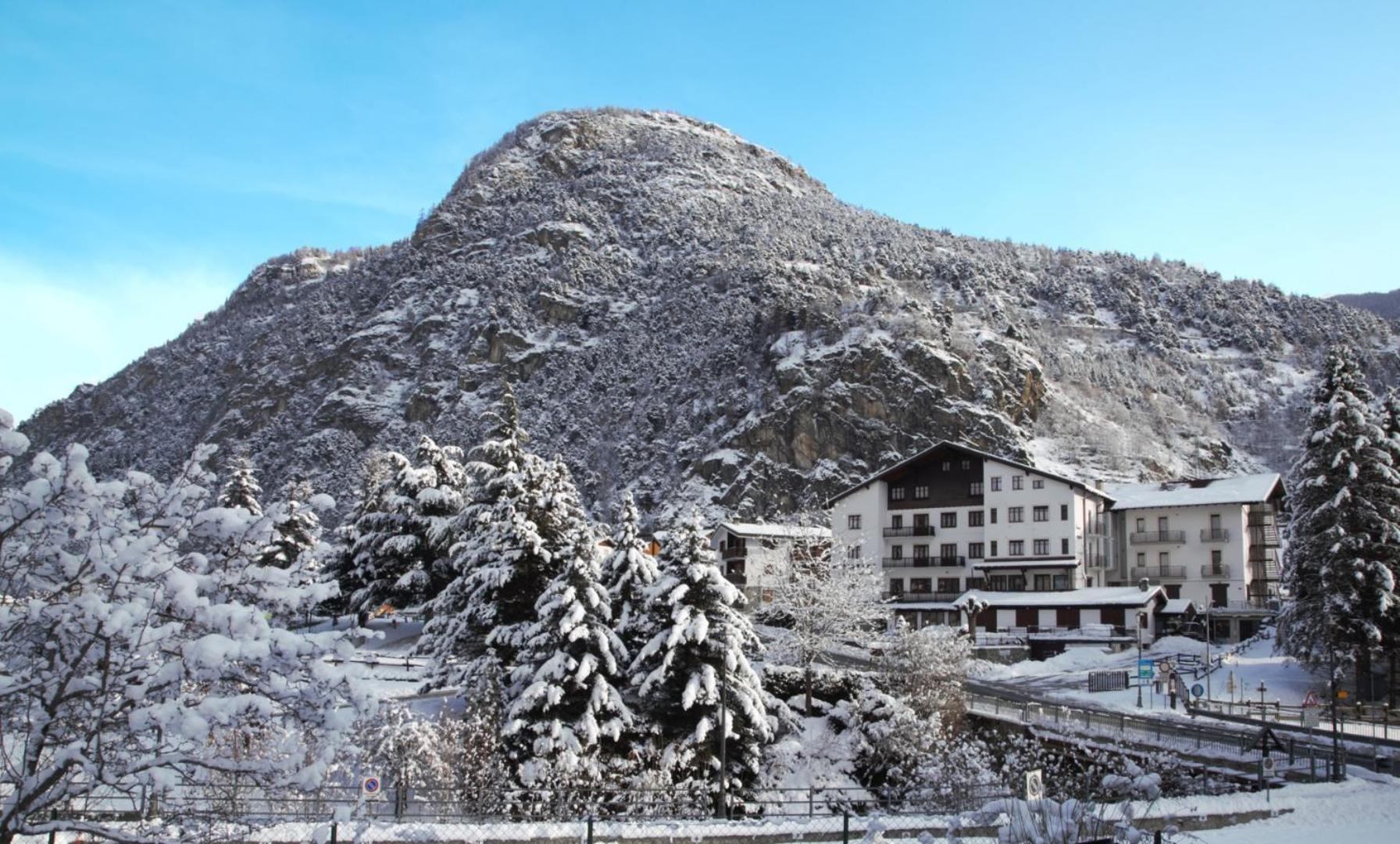 Residence Beau Sejour Antey-Saint-Andre Bagian luar foto