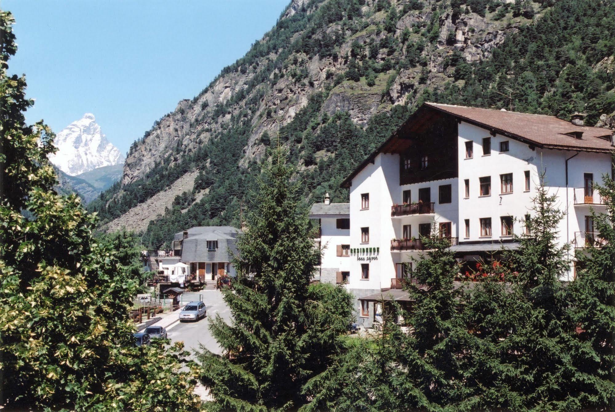 Residence Beau Sejour Antey-Saint-Andre Bagian luar foto