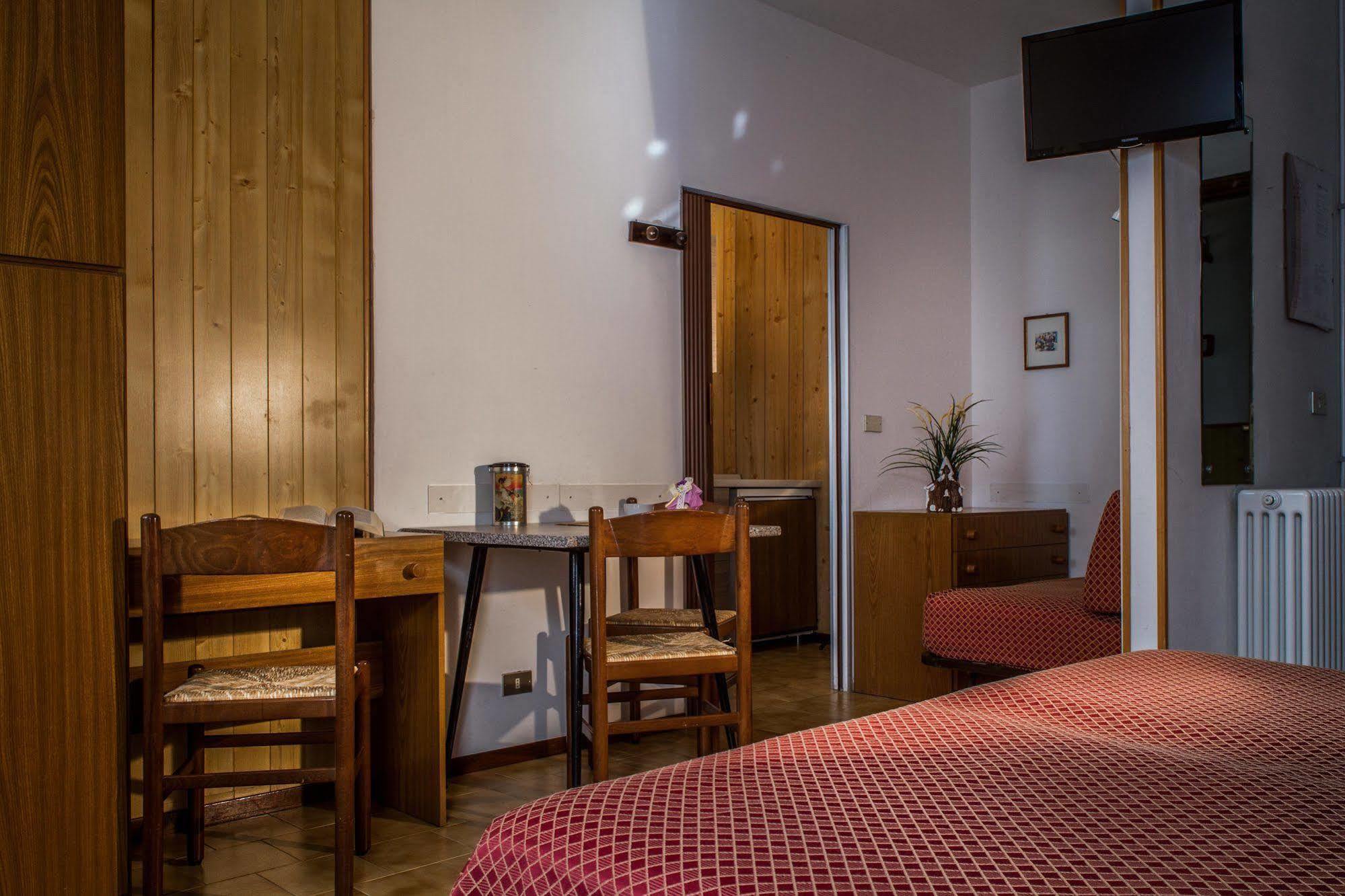Residence Beau Sejour Antey-Saint-Andre Bagian luar foto